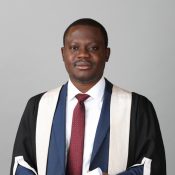 Dr Akinsola